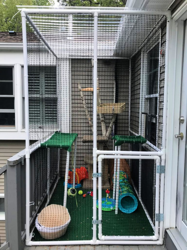 30 Free DIY Catio Plans (DIY Outdoor Cat Enclosure)