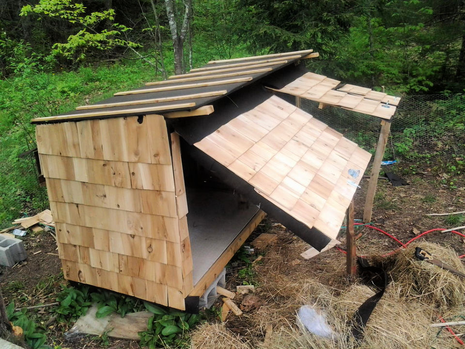 Free chicken coop plans made from pallets 