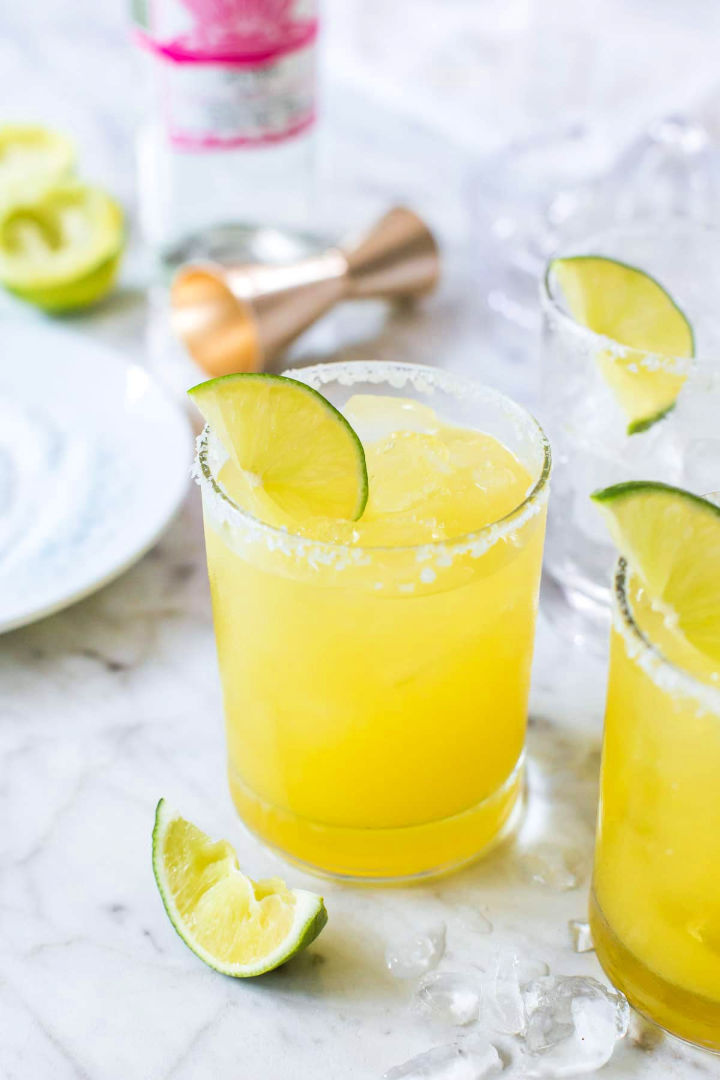 10 Quick and Best Mezcal Margarita Recipe - Mezcal Drinks