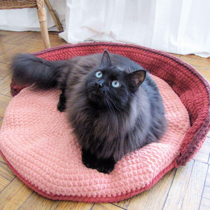 14 Free Crochet Cat Bed Patterns