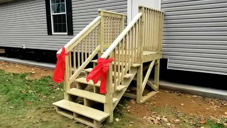 How to Build Free Standing Wooden Steps (20 Ideas)